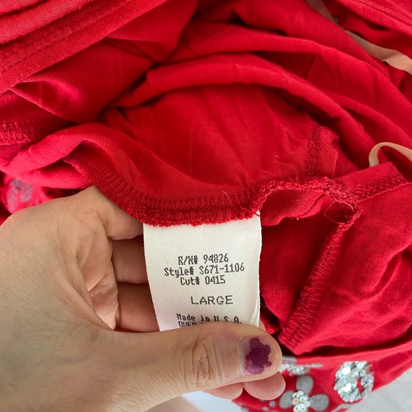 SOLD Stunning red and silver sequin comfy blouse - Picture 8 of 8